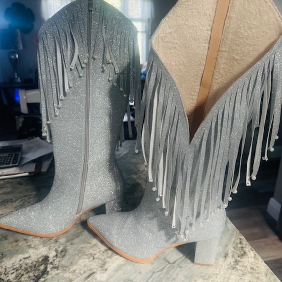 BRAND NEW NEVER WORN SEXY SPARKLY SILVER CUT OUT BOOTS - EU 41 - US SIZE 9.5/10 - Picture 3 of 16